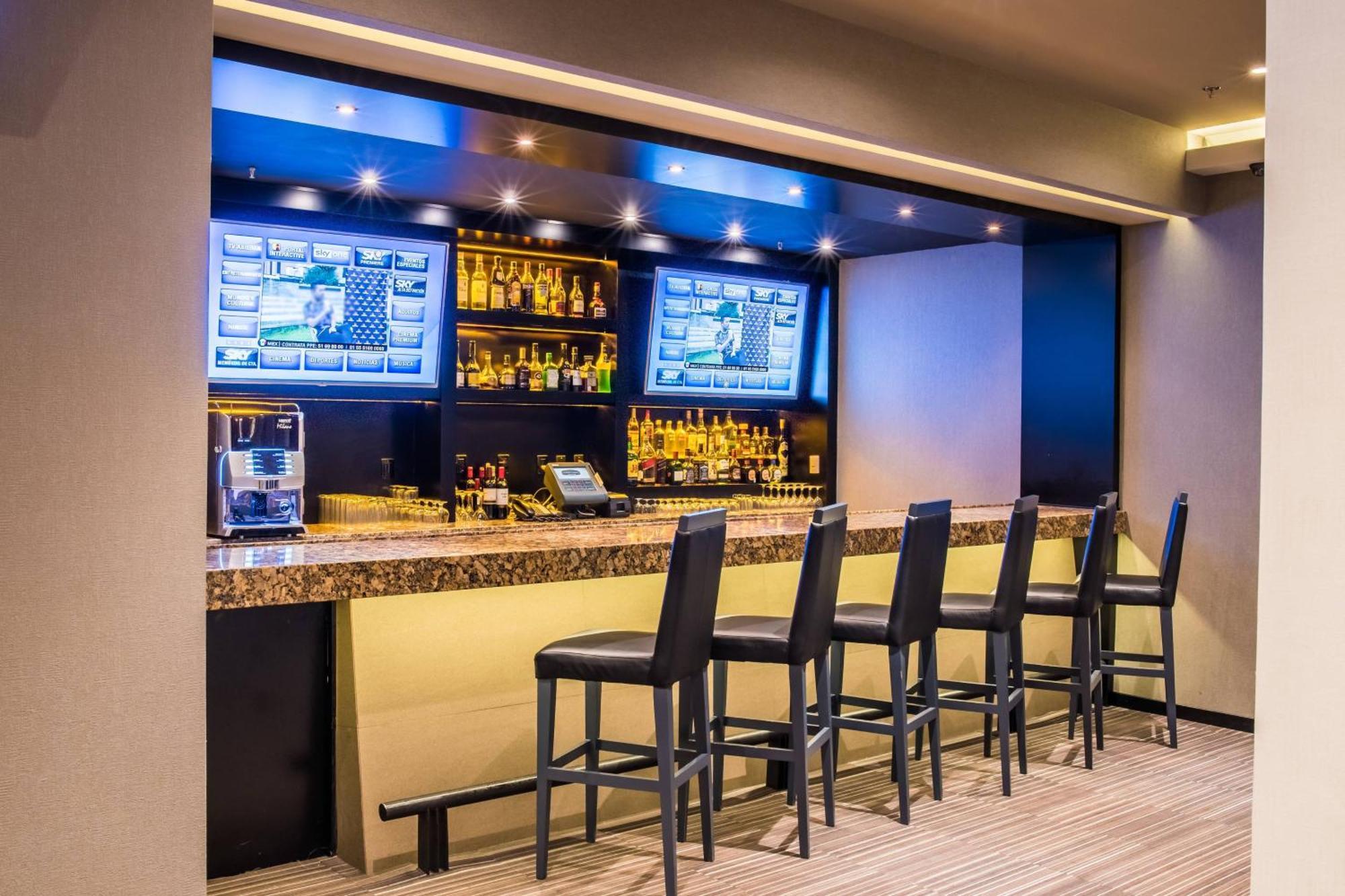 Courtyard By Marriott San Luis Potosi Hotell Exteriör bild