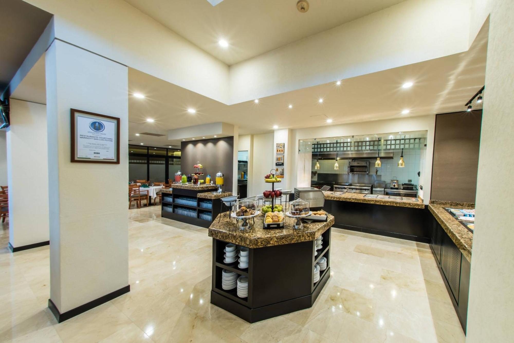 Courtyard By Marriott San Luis Potosi Hotell Exteriör bild