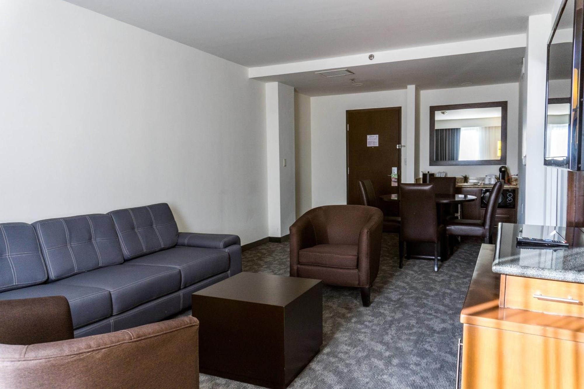 Courtyard By Marriott San Luis Potosi Hotell Exteriör bild