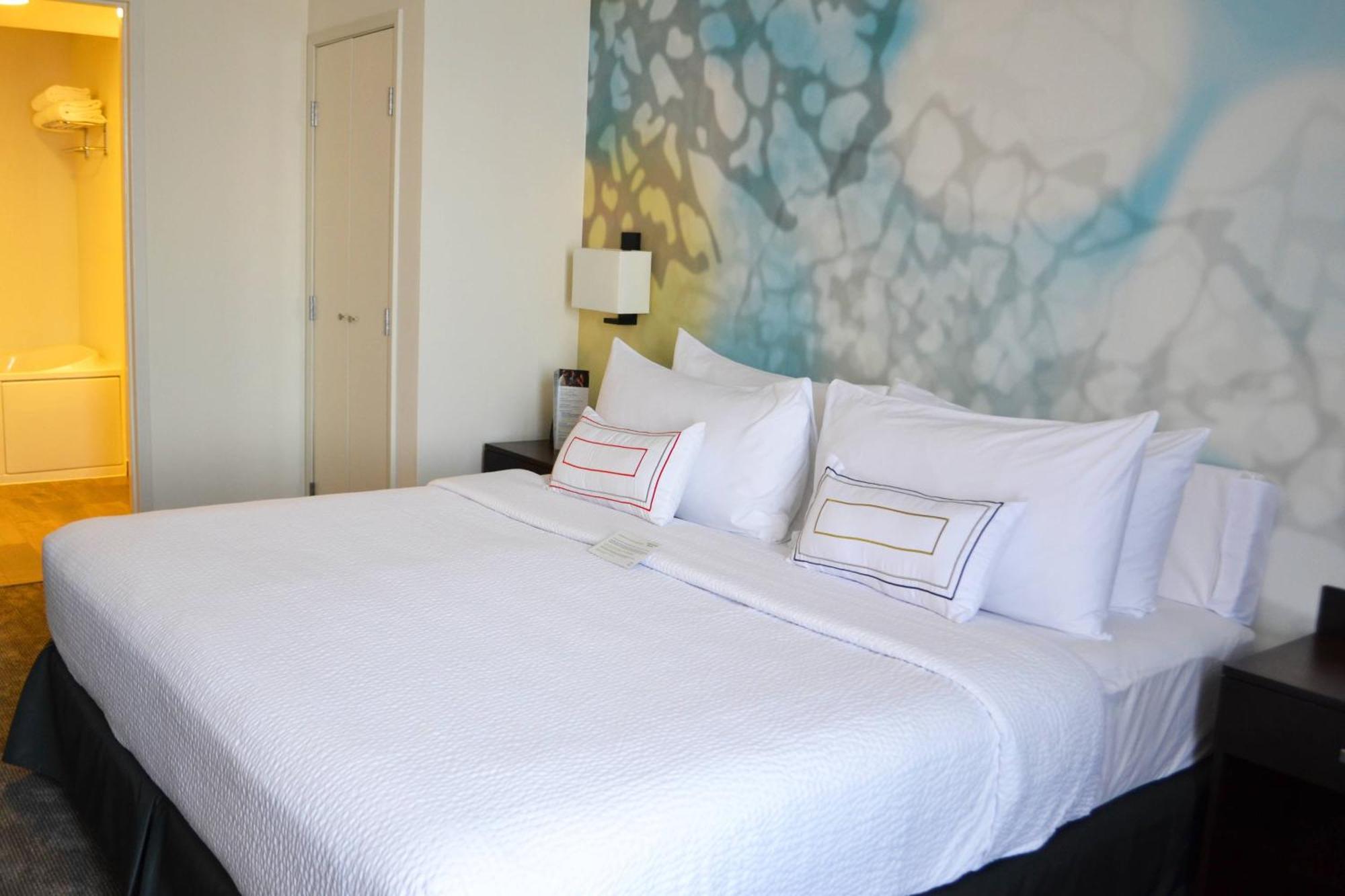 Courtyard By Marriott San Luis Potosi Hotell Exteriör bild